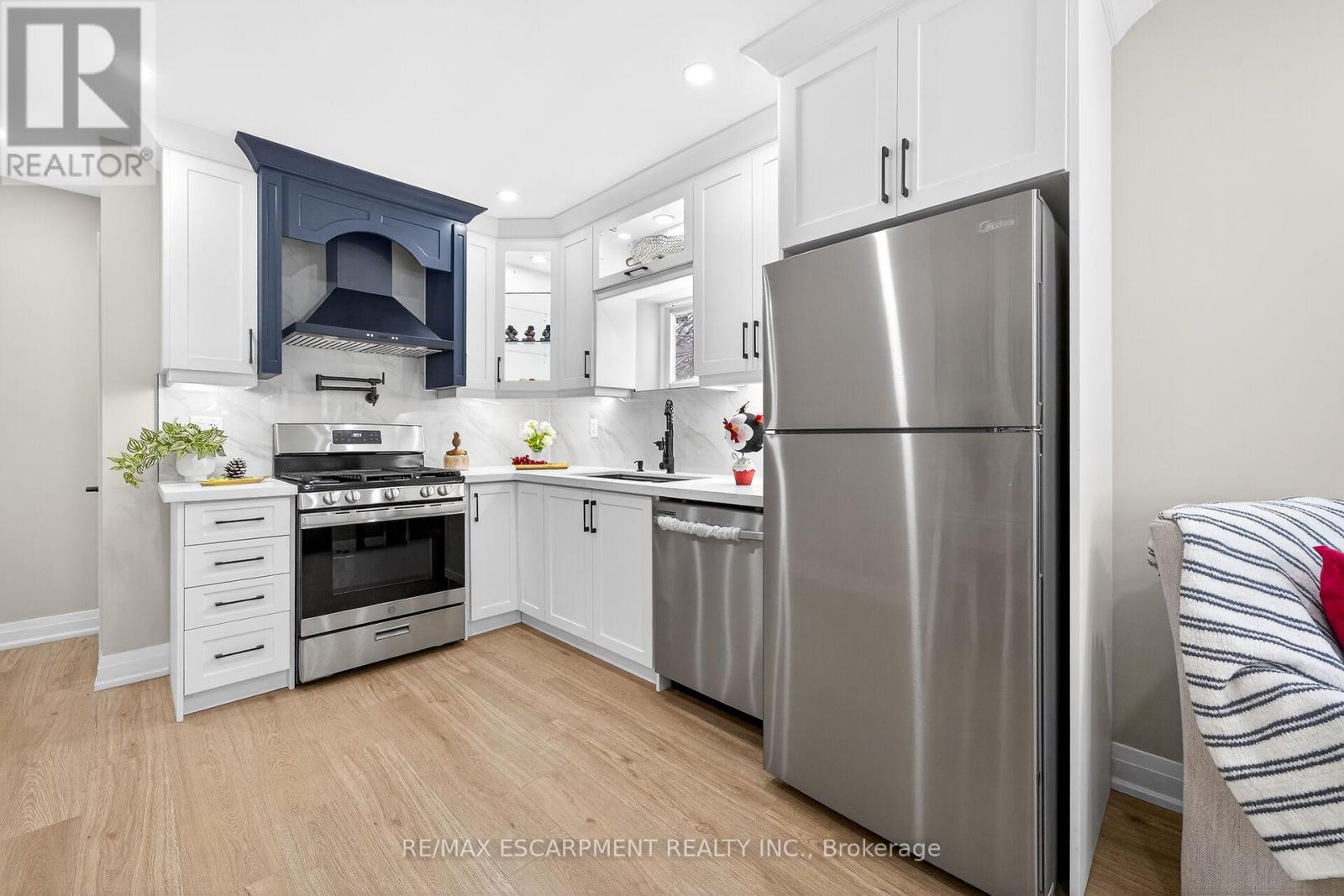 257 Broadway Avenue, Hamilton, Ontario  L8S 2W7 - Photo 10 - X12604220