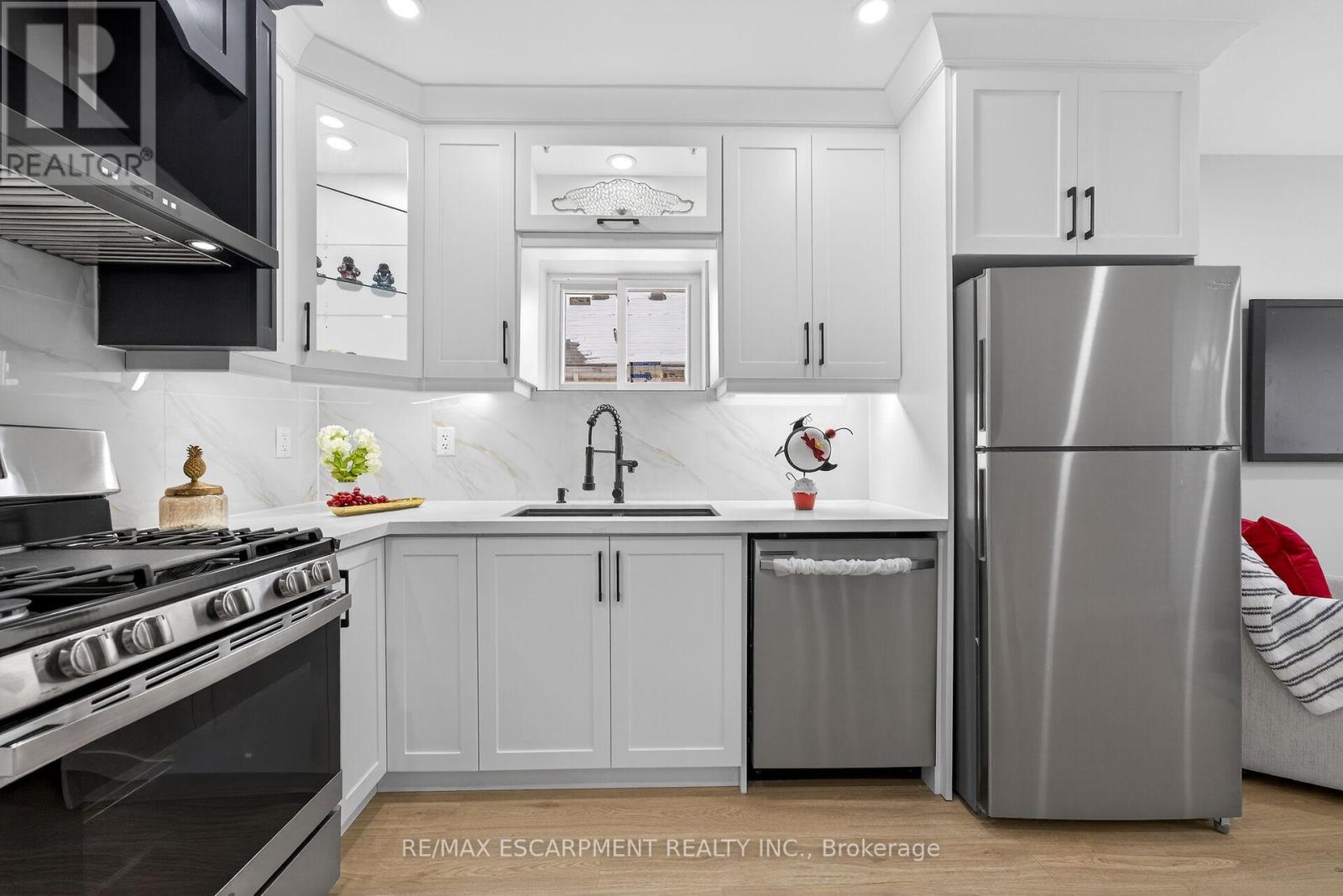 257 Broadway Avenue, Hamilton, Ontario  L8S 2W7 - Photo 11 - X12604220