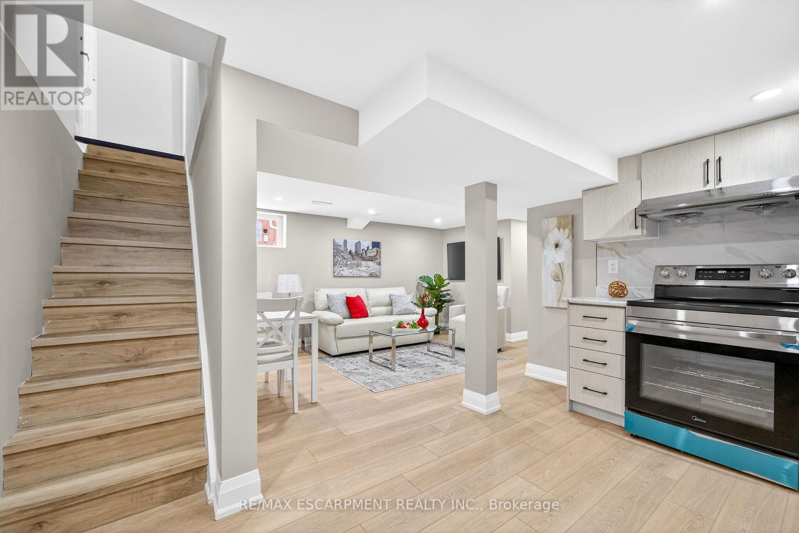 257 Broadway Avenue, Hamilton, Ontario  L8S 2W7 - Photo 19 - X12604220