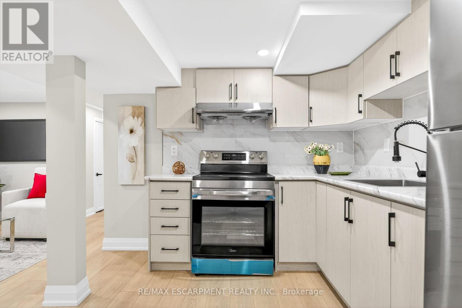 257 Broadway Avenue, Hamilton, Ontario  L8S 2W7 - Photo 22 - X12604220