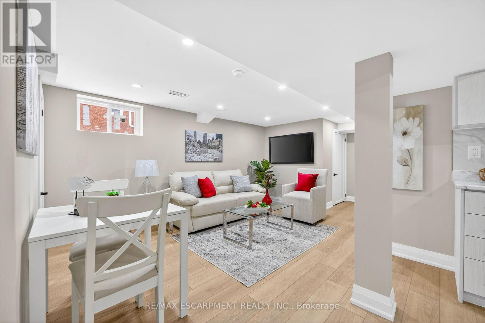 257 Broadway Avenue, Hamilton, Ontario  L8S 2W7 - Photo 24 - X12604220