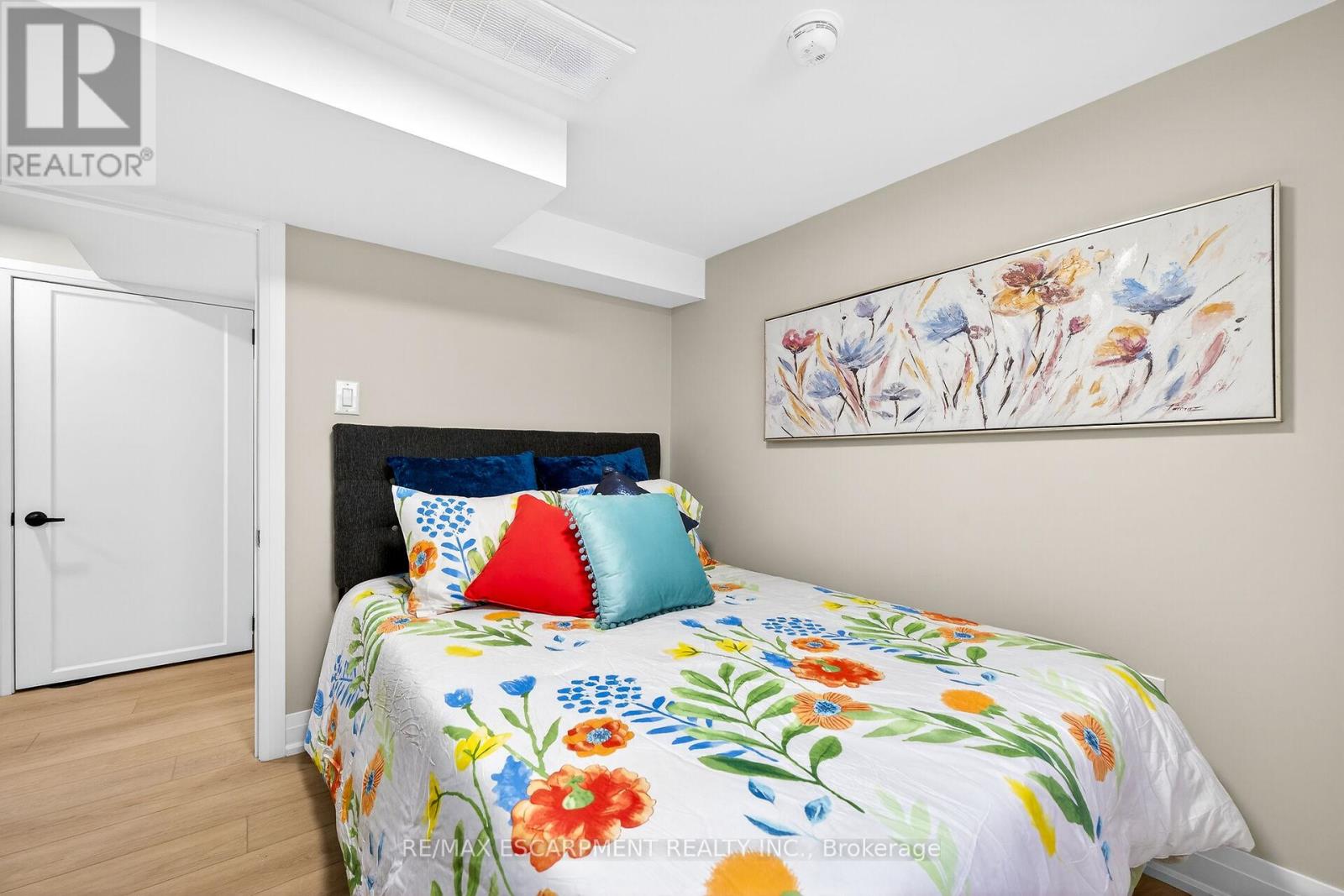 257 Broadway Avenue, Hamilton, Ontario  L8S 2W7 - Photo 30 - X12604220