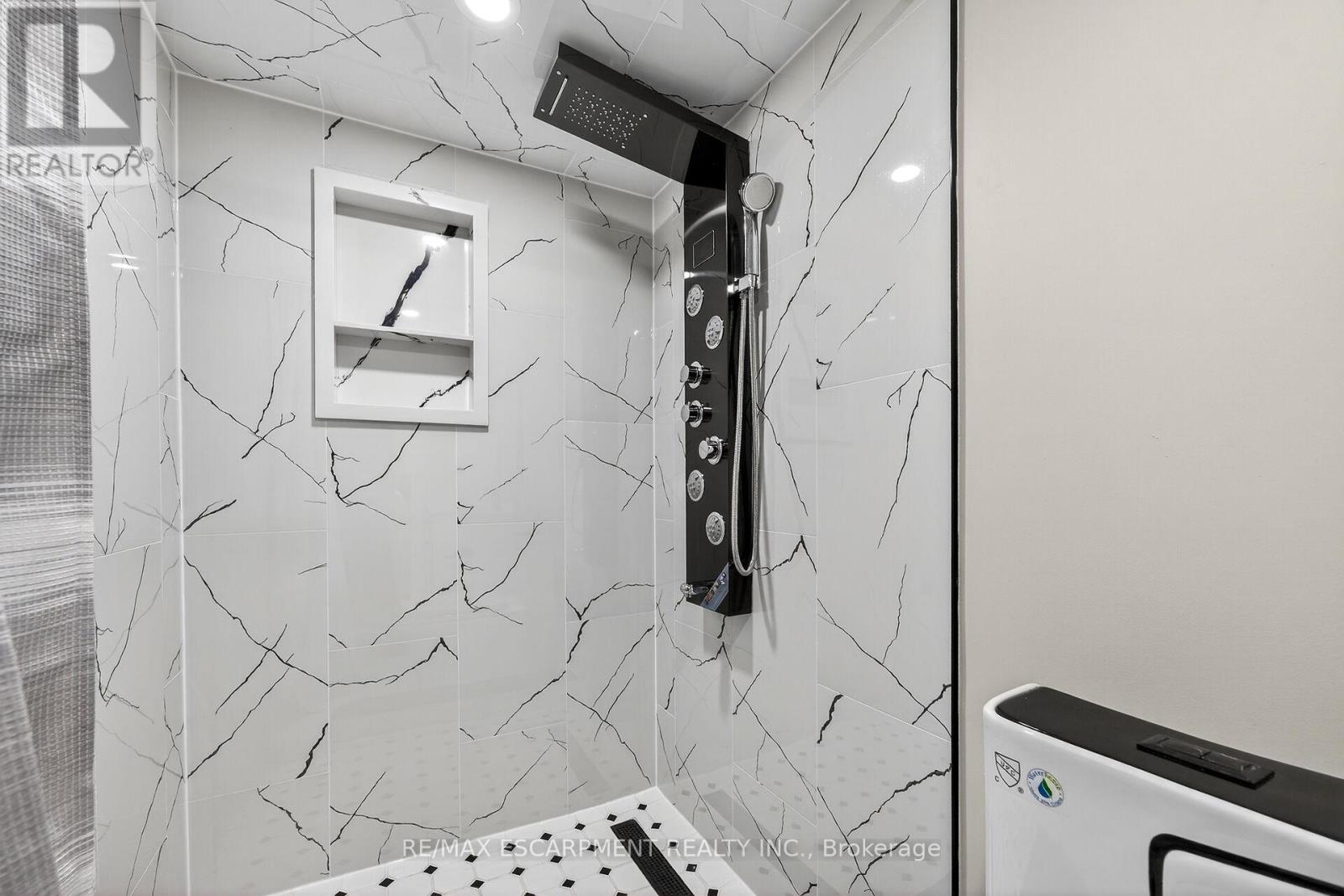 257 Broadway Avenue, Hamilton, Ontario  L8S 2W7 - Photo 33 - X12604220