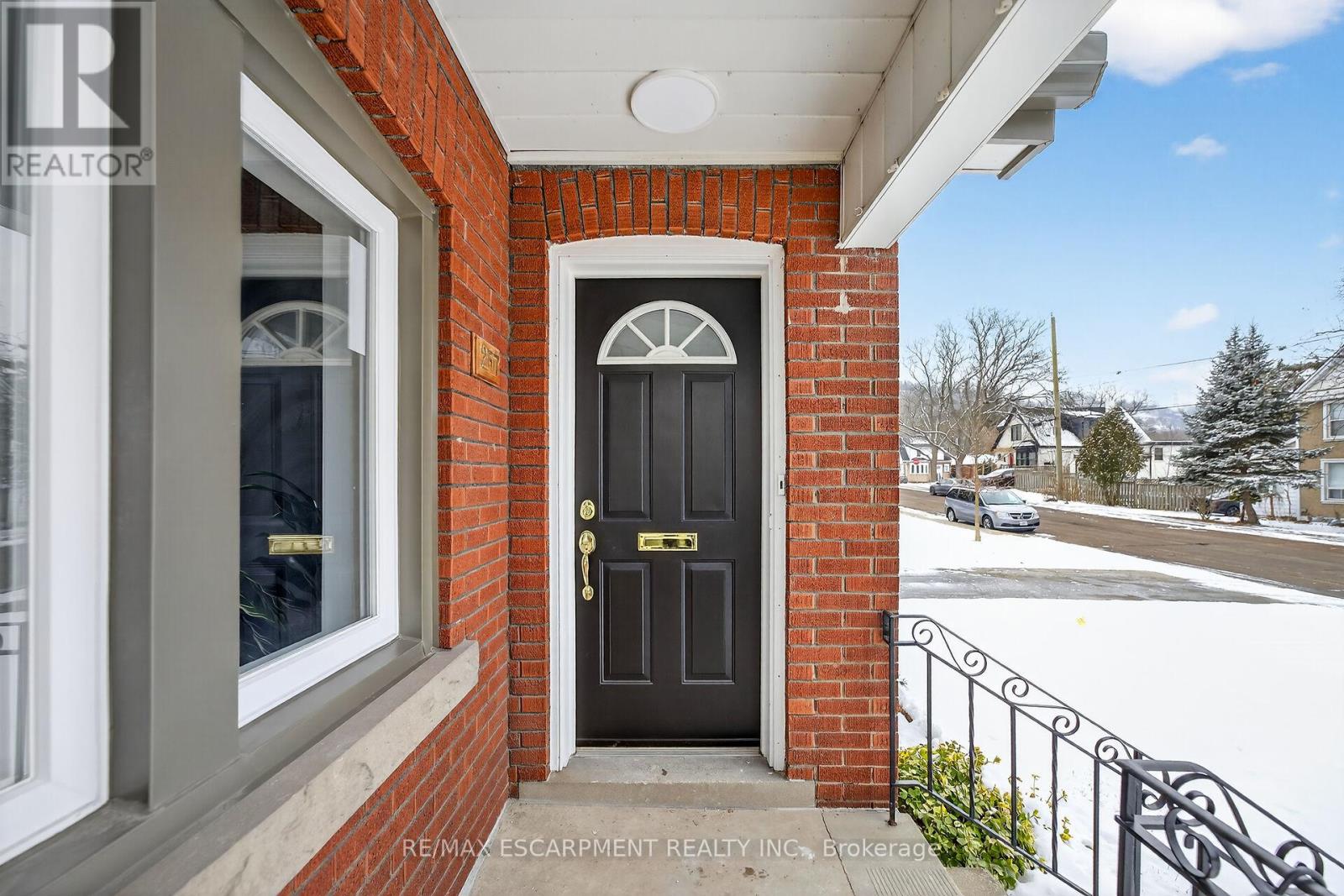 257 Broadway Avenue, Hamilton, Ontario  L8S 2W7 - Photo 4 - X12604220