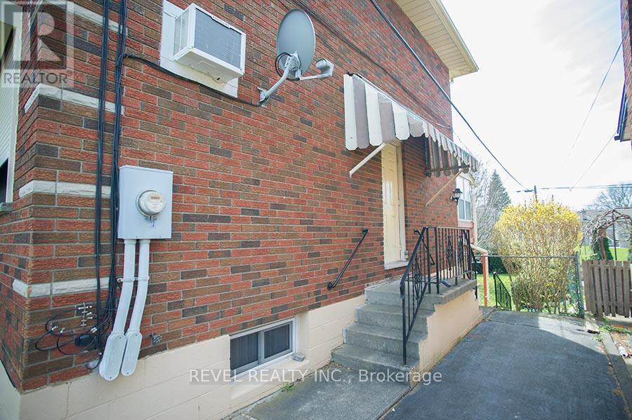 Upper - 415 Chatham Street, Brantford, Ontario  N3S 4J4 - Photo 3 - X12604248