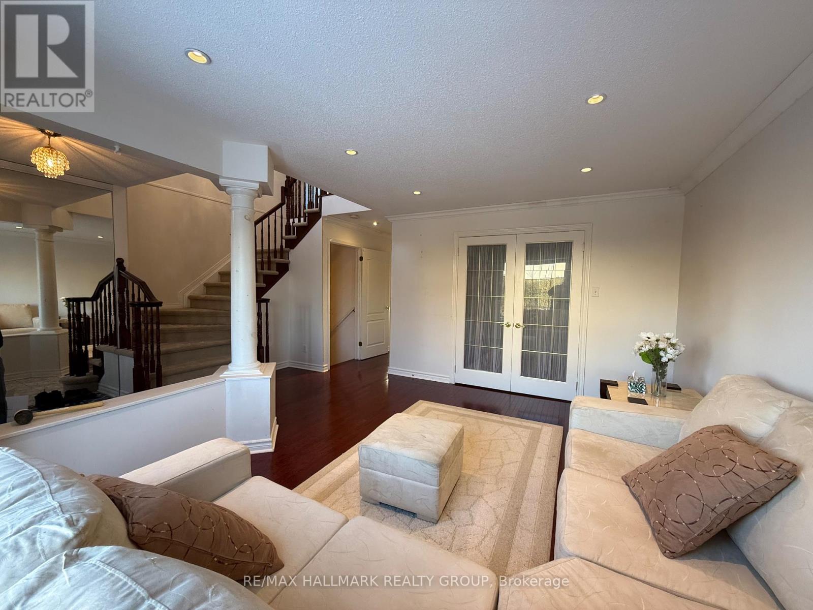 2 Kentsdale Drive E, Ottawa, Ontario  K2G 6K2 - Photo 4 - X12604338