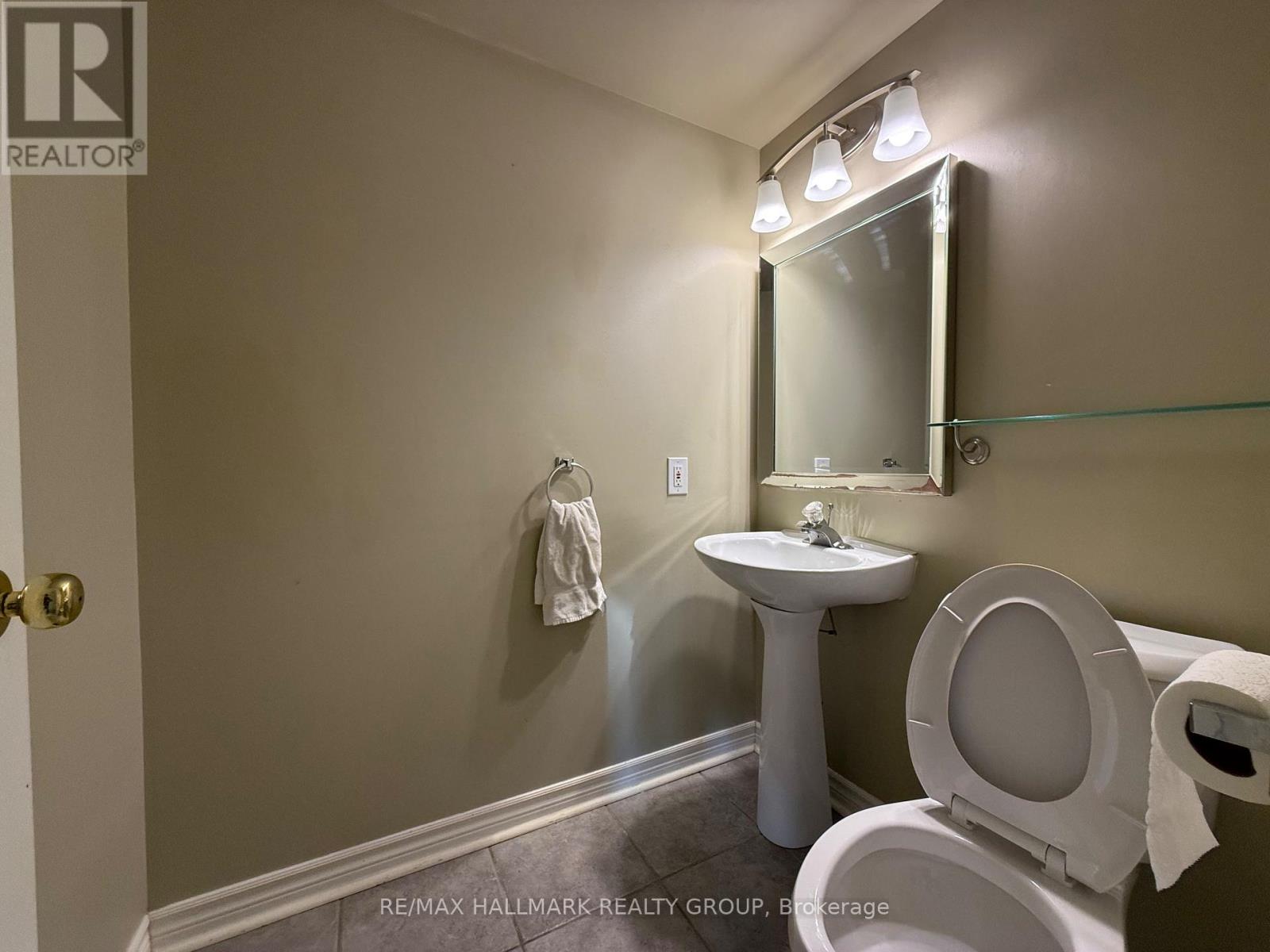 2 Kentsdale Drive E, Ottawa, Ontario  K2G 6K2 - Photo 7 - X12604338