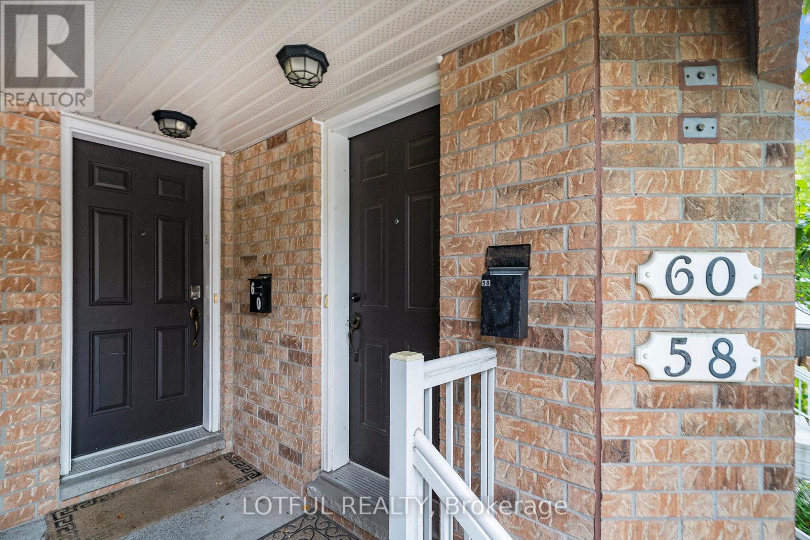 58 Steele Park Private, Ottawa, Ontario  K1J 0J2 - Photo 3 - X12604424