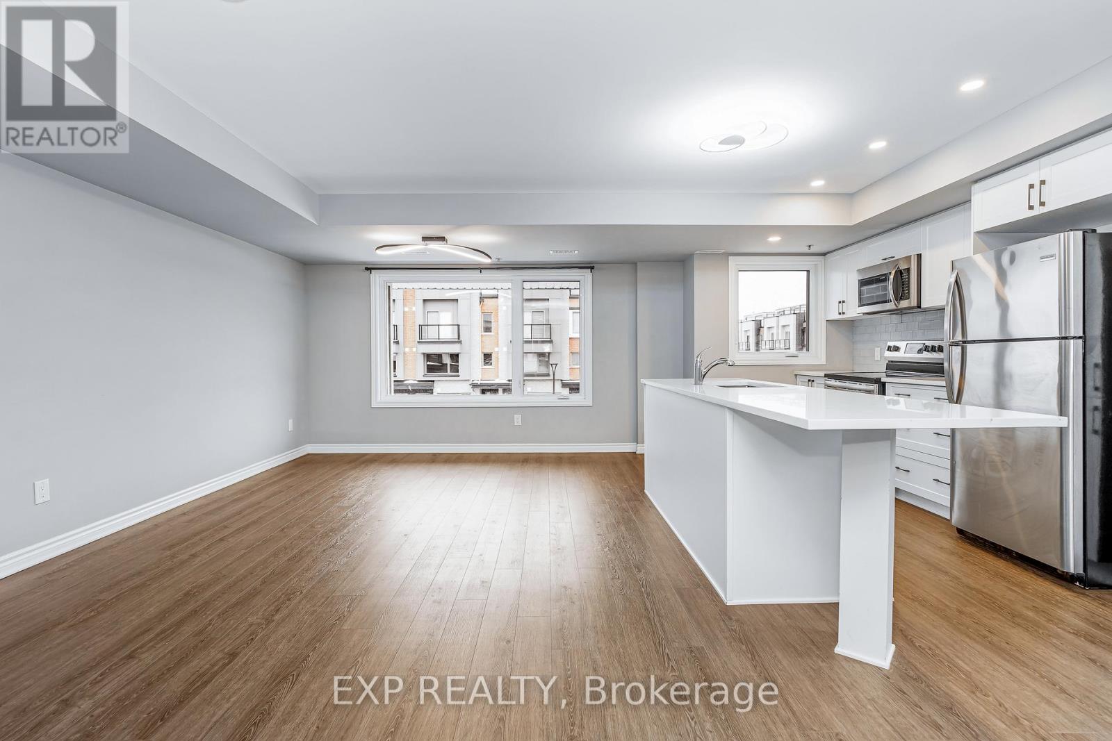 635 Makwa Private, Ottawa, Ontario  K1K 5A3 - Photo 4 - X12604452