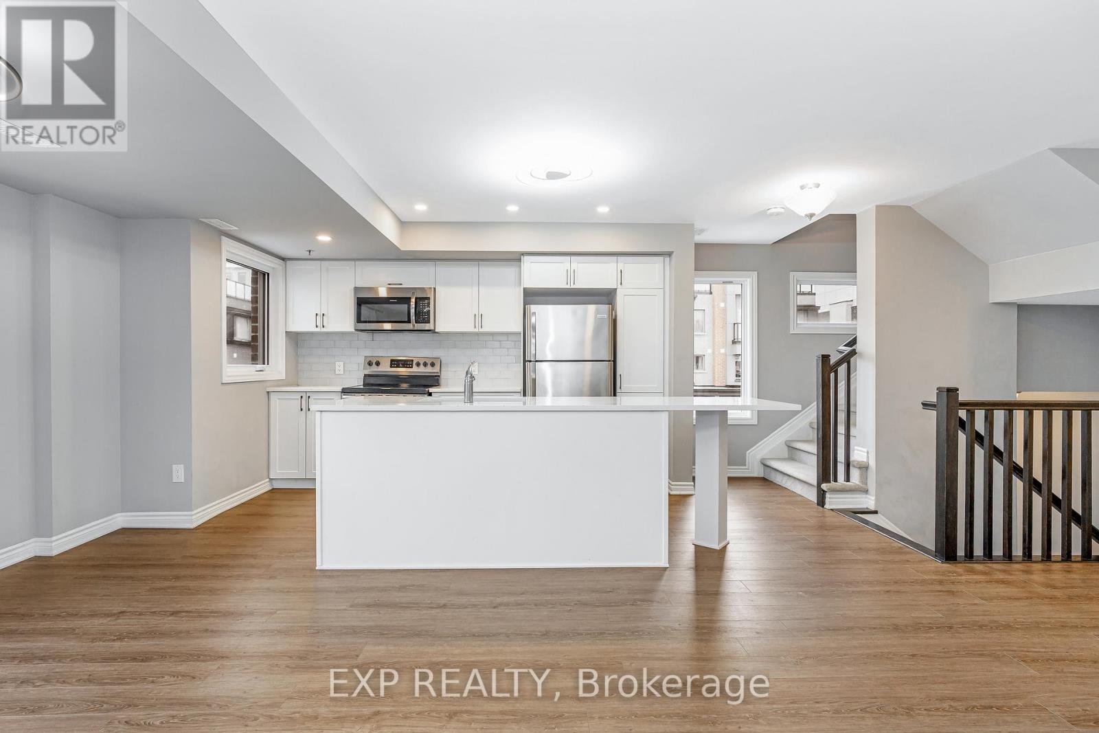 635 Makwa Private, Ottawa, Ontario  K1K 5A3 - Photo 6 - X12604452