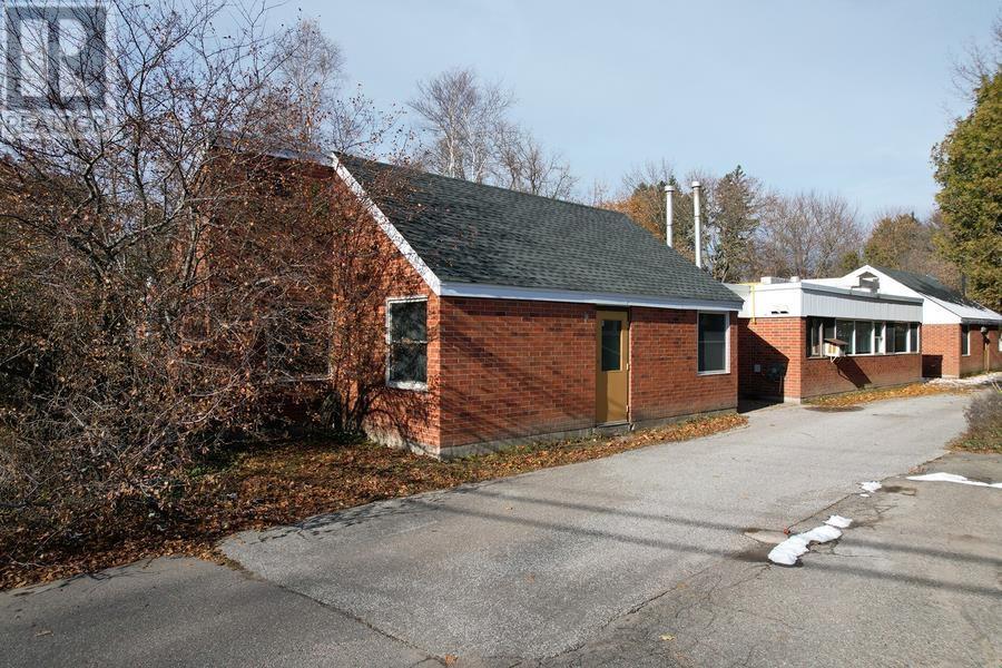 1020 Queen ST E, sault ste. marie, Ontario