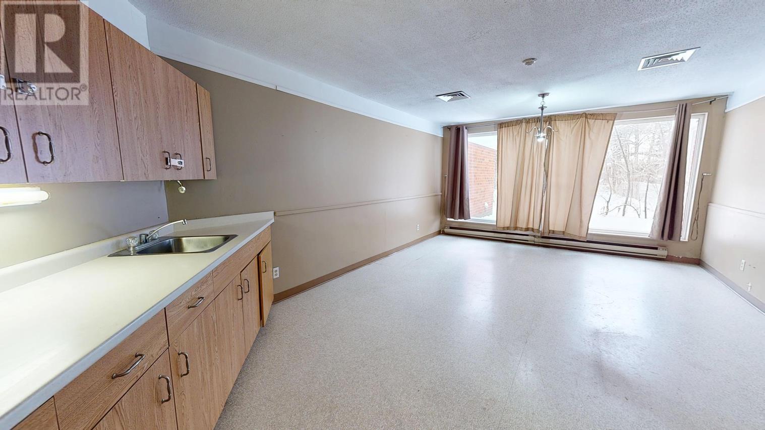 1020 Queen St E, Sault Ste. Marie, Ontario  P6A 2C6 - Photo 37 - SM253416