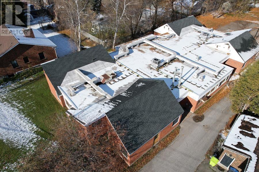 1020 Queen St E, Sault Ste. Marie, Ontario  P6A 2C6 - Photo 2 - SM253416