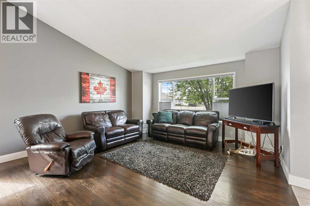 11 Strathmore Lakes Crescent, Strathmore, Alberta  T1P 1L7 - Photo 6 - A2270494