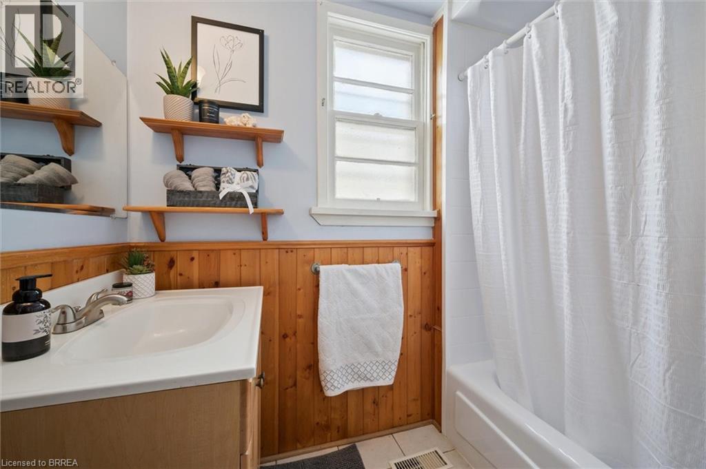 11 Hill Avenue, Brantford, Ontario  N3R 4G8 - Photo 12 - 40792028