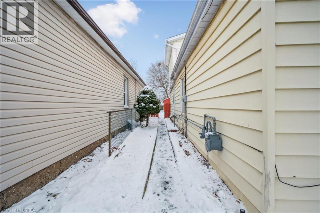 11 Hill Avenue, Brantford, Ontario  N3R 4G8 - Photo 21 - 40792028