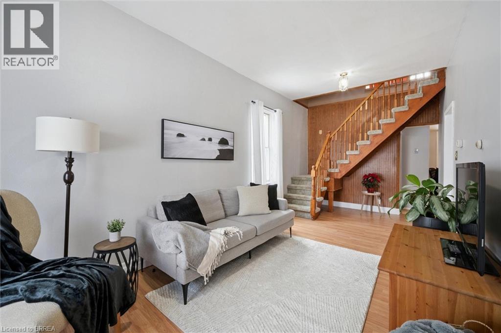 11 Hill Avenue, Brantford, Ontario  N3R 4G8 - Photo 3 - 40792028