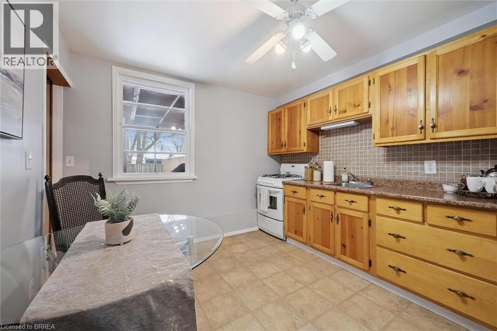 11 Hill Avenue, Brantford, Ontario  N3R 4G8 - Photo 5 - 40792028