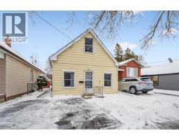 11 HILL Avenue, Brantford, Ontario