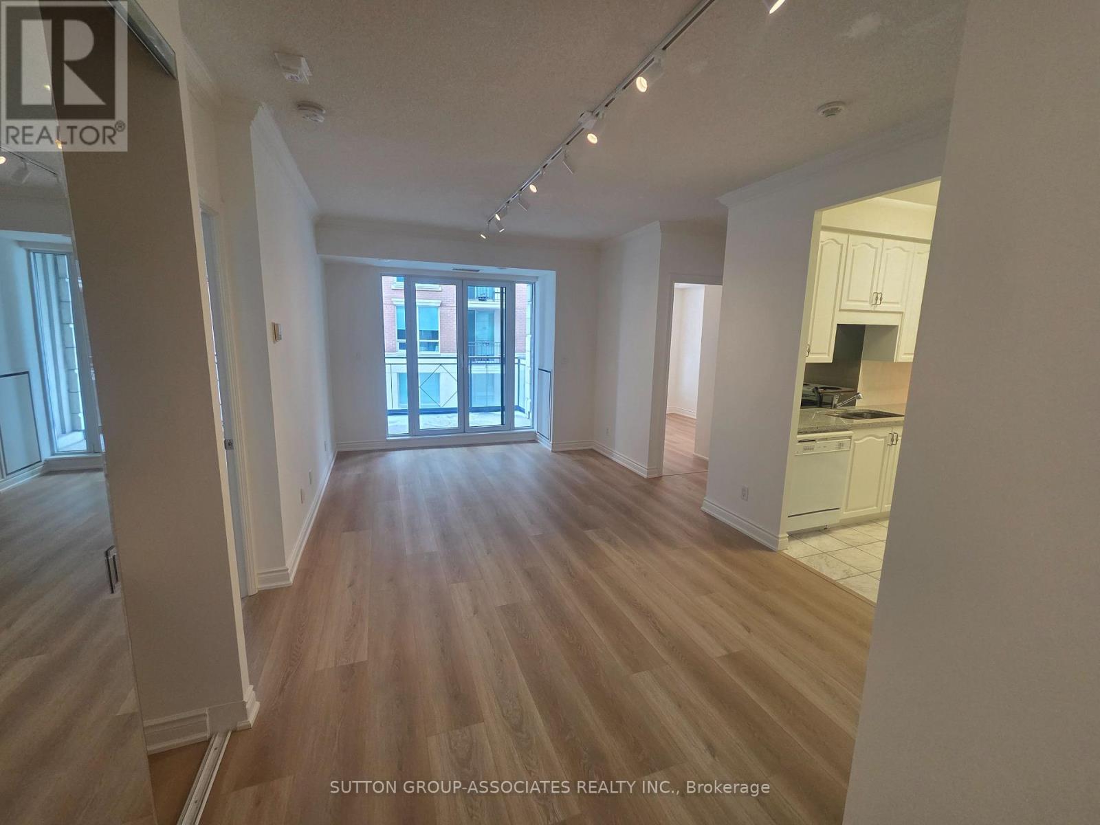 207 - 11 William Carson Crescent, Toronto (St. Andrew-Windfields), Ontario  M2P 2G1 - Photo 3 - C12604280