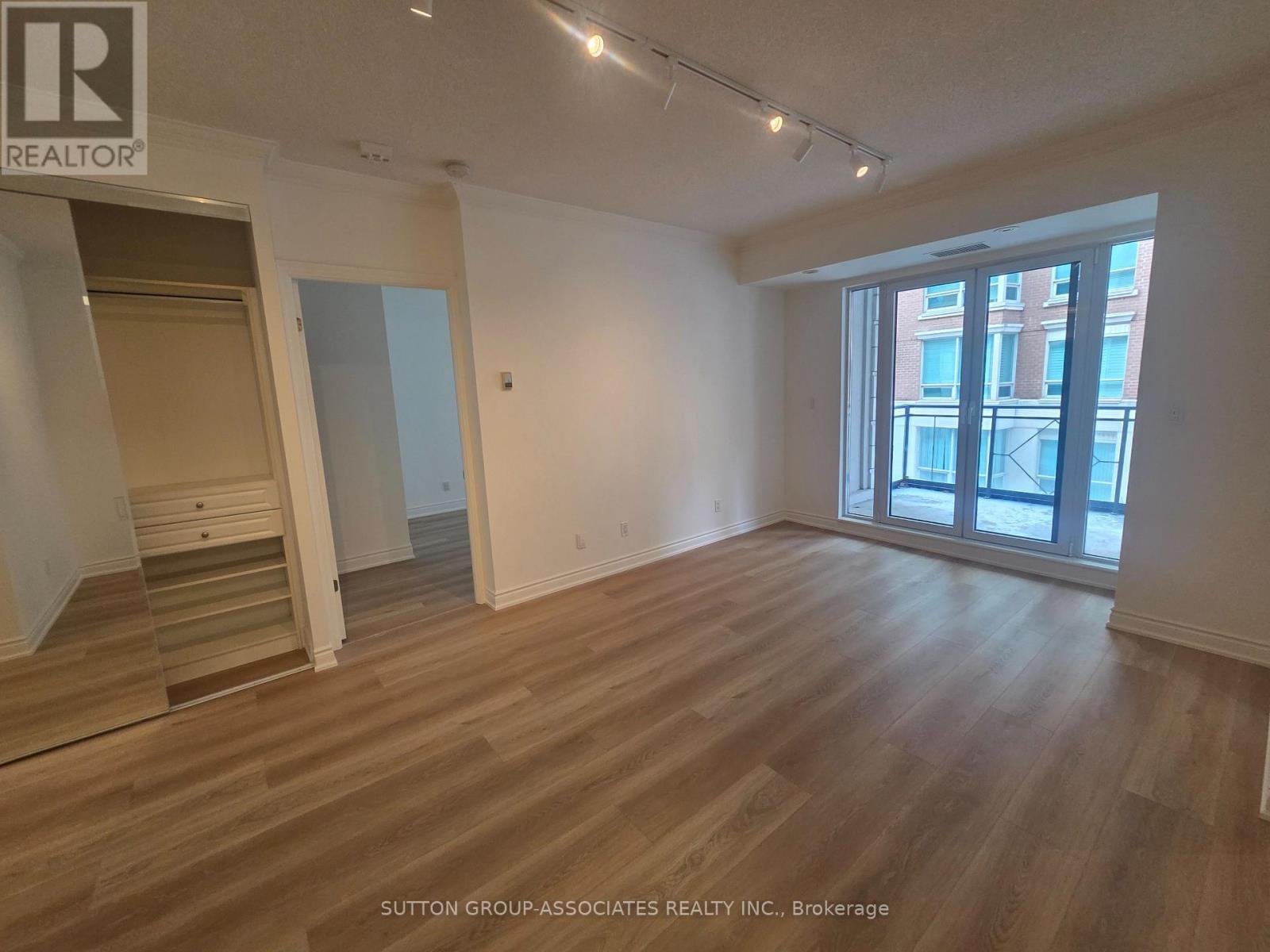 207 - 11 William Carson Crescent, Toronto (St. Andrew-Windfields), Ontario  M2P 2G1 - Photo 4 - C12604280