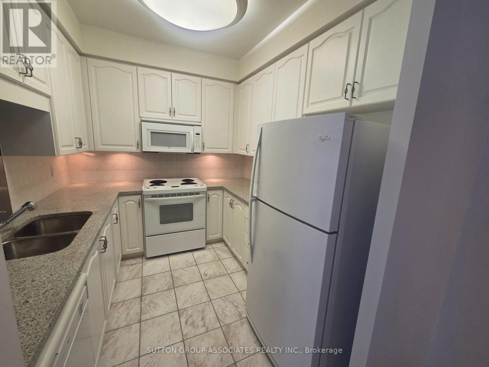 207 - 11 William Carson Crescent, Toronto (St. Andrew-Windfields), Ontario  M2P 2G1 - Photo 6 - C12604280