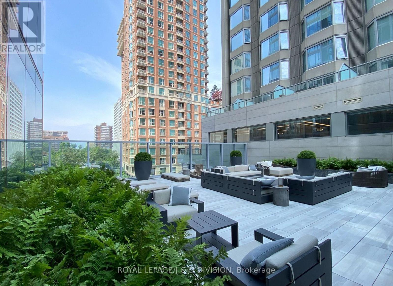 1812 - 188 Cumberland Street, Toronto, Ontario  M5R 0B6 - Photo 26 - C12604342