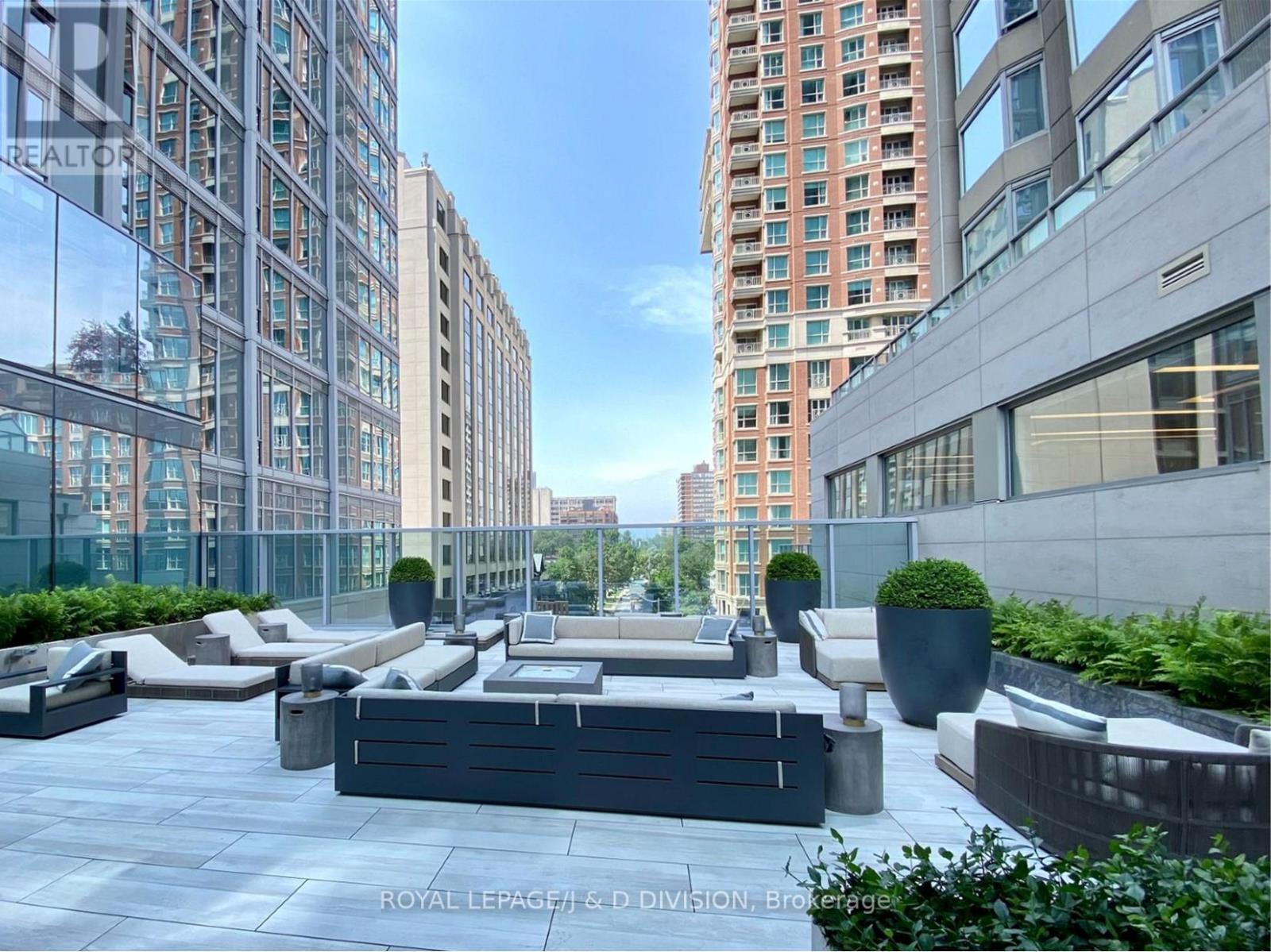 1812 - 188 Cumberland Street, Toronto, Ontario  M5R 0B6 - Photo 28 - C12604342