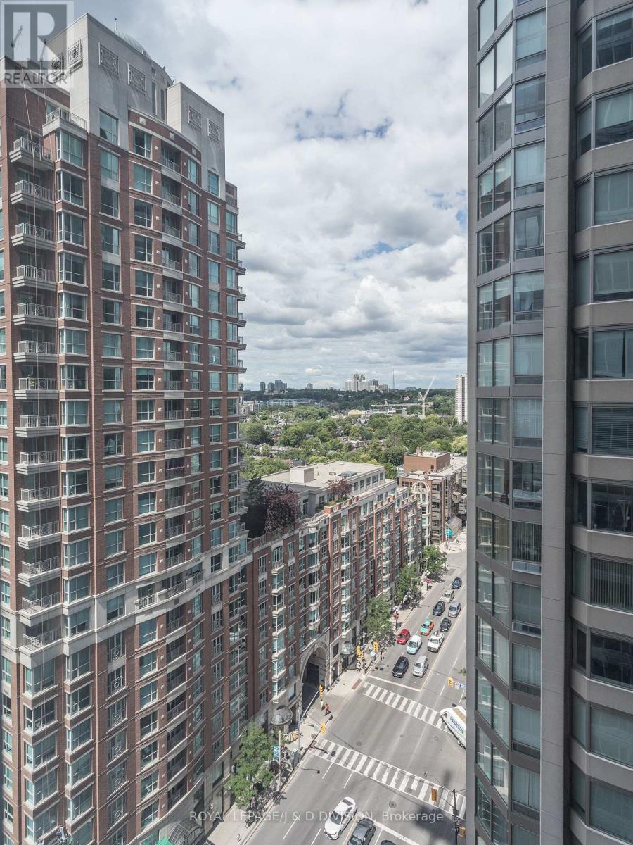 1812 - 188 Cumberland Street, Toronto, Ontario  M5R 0B6 - Photo 8 - C12604342