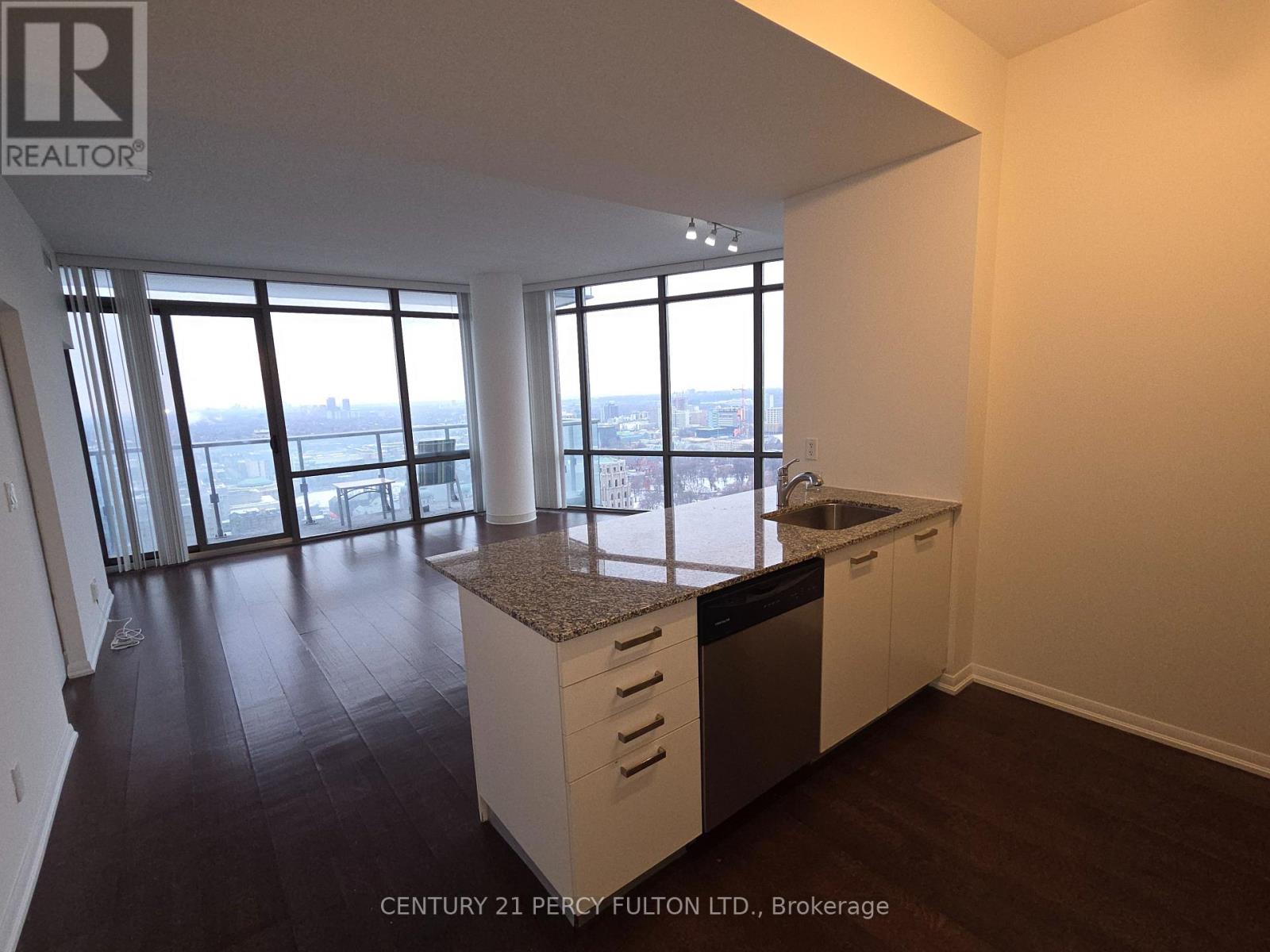 3303 - 832 Bay Street, Toronto, Ontario  M5S 1Z6 - Photo 8 - C12604344