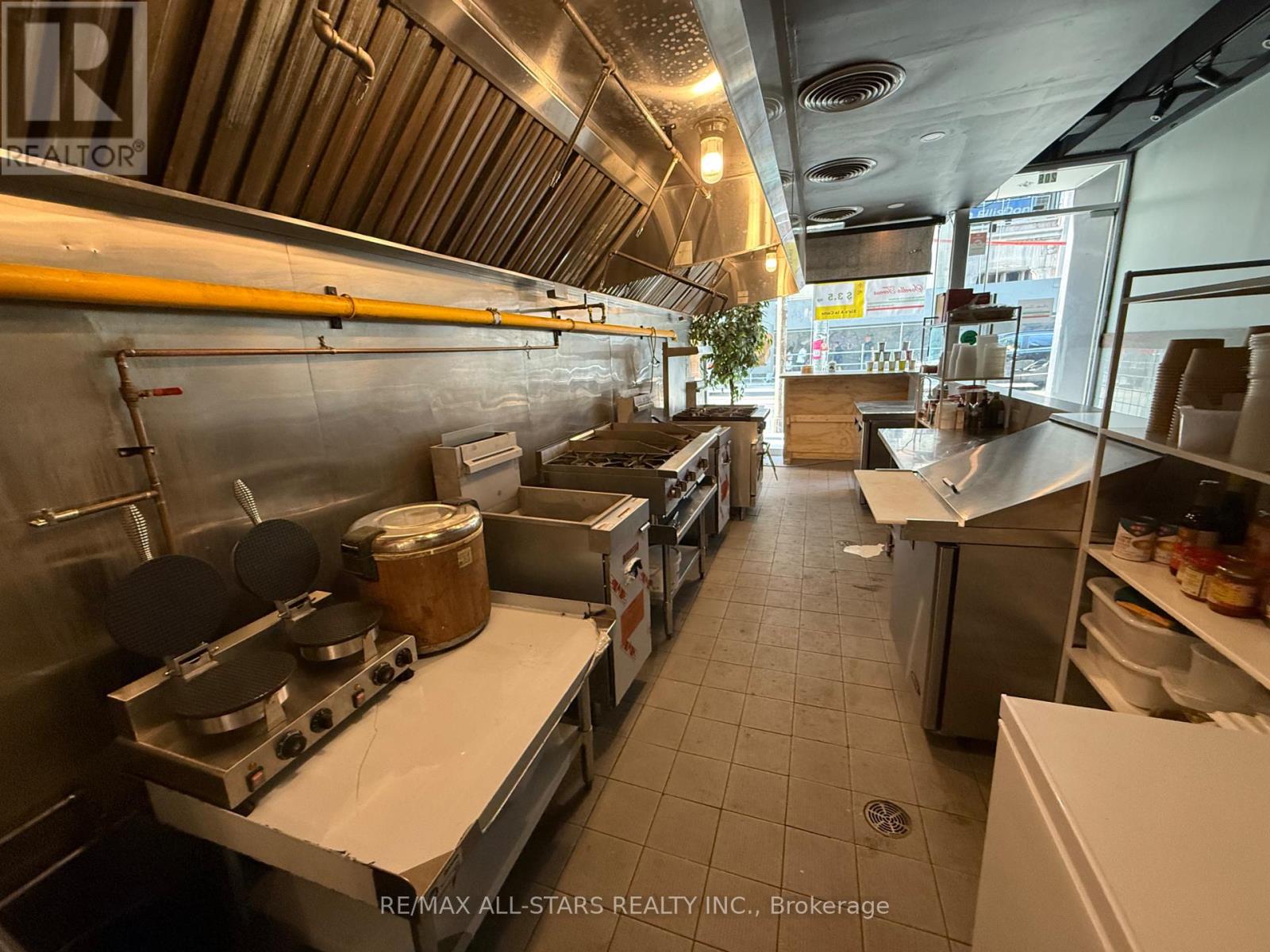 Unit C - 209 Dundas Street W, Toronto, Ontario  M5G 1C8 - Photo 5 - C12604562