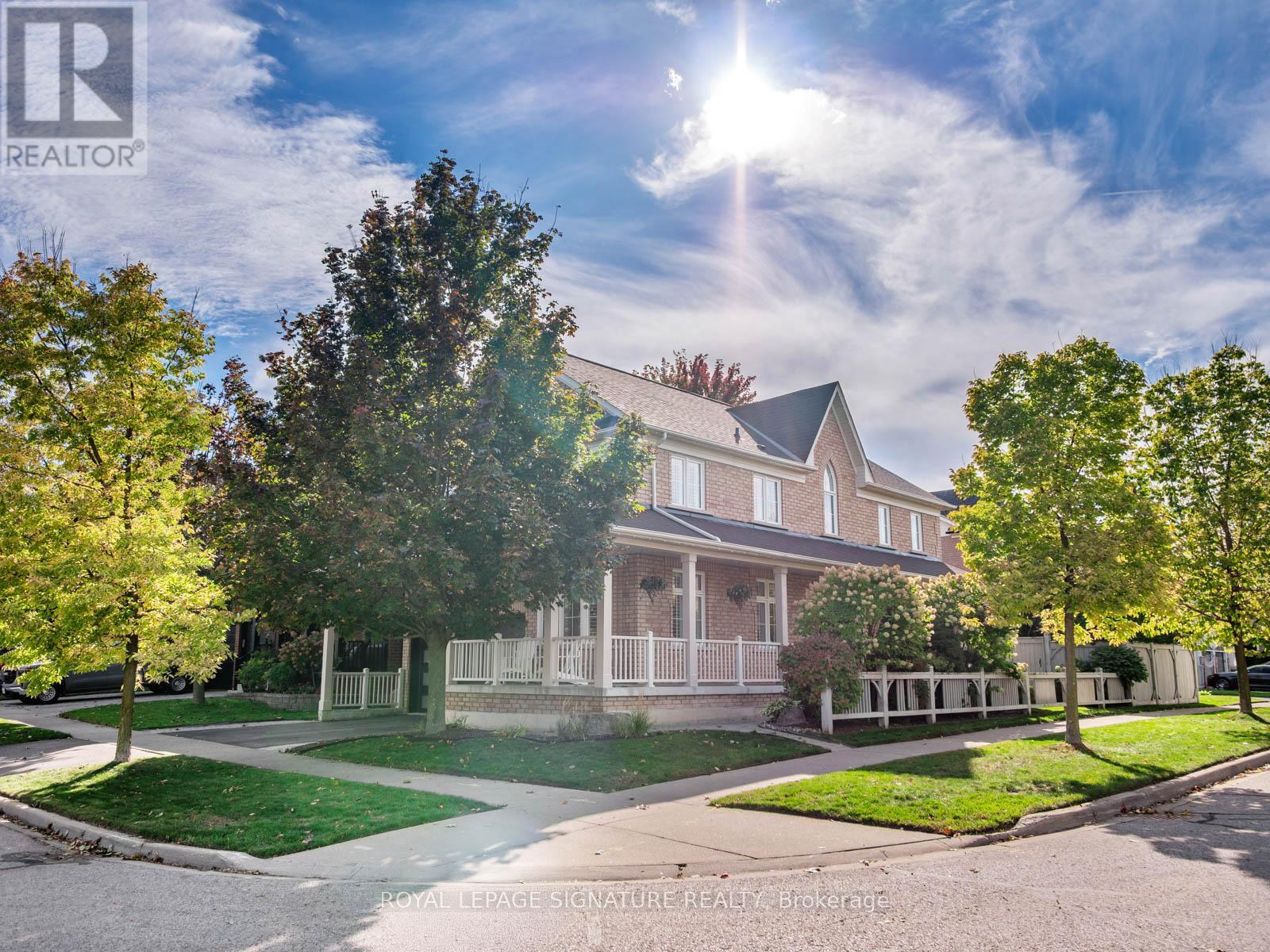 2 Denbury Court, Whitby, Ontario  L1M 2P3 - Photo 2 - E12604420