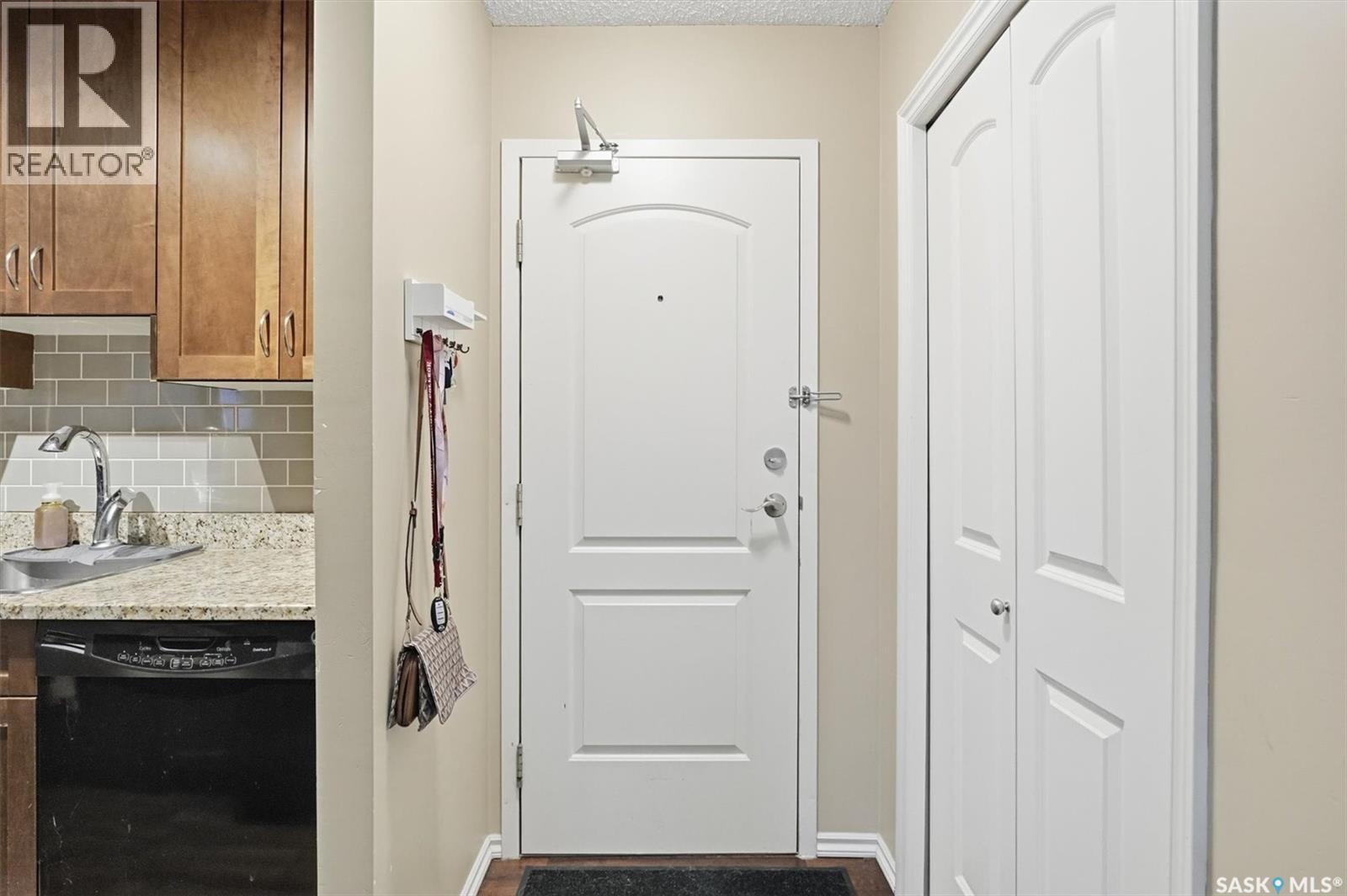 205 250 Pinehouse Place, Saskatoon, Saskatchewan  S7K 4X1 - Photo 3 - SK025150