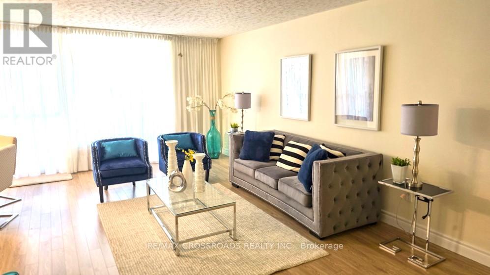 2311 - 5 Massey Square, Toronto (Crescent Town), Ontario  M4C 5L6 - Photo 6 - E12603172