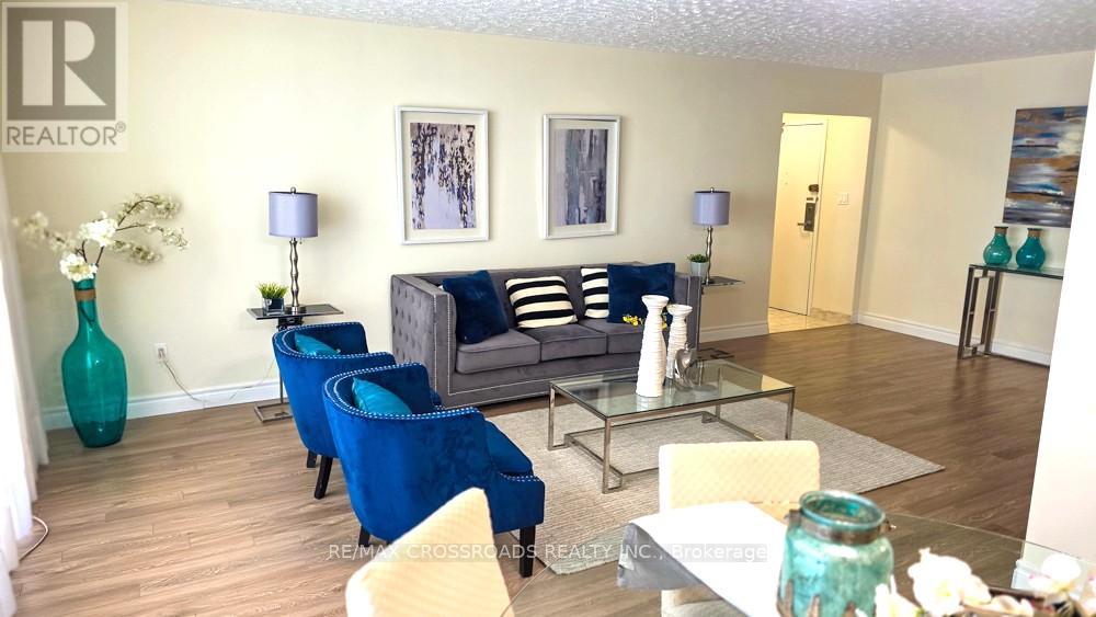 2311 - 5 Massey Square, Toronto (Crescent Town), Ontario  M4C 5L6 - Photo 7 - E12603172