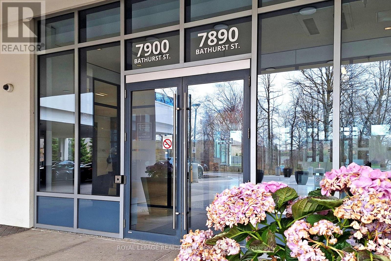 528 - 7900 Bathurst Street, Vaughan, Ontario  L4J 0J9 - Photo 2 - N12604432