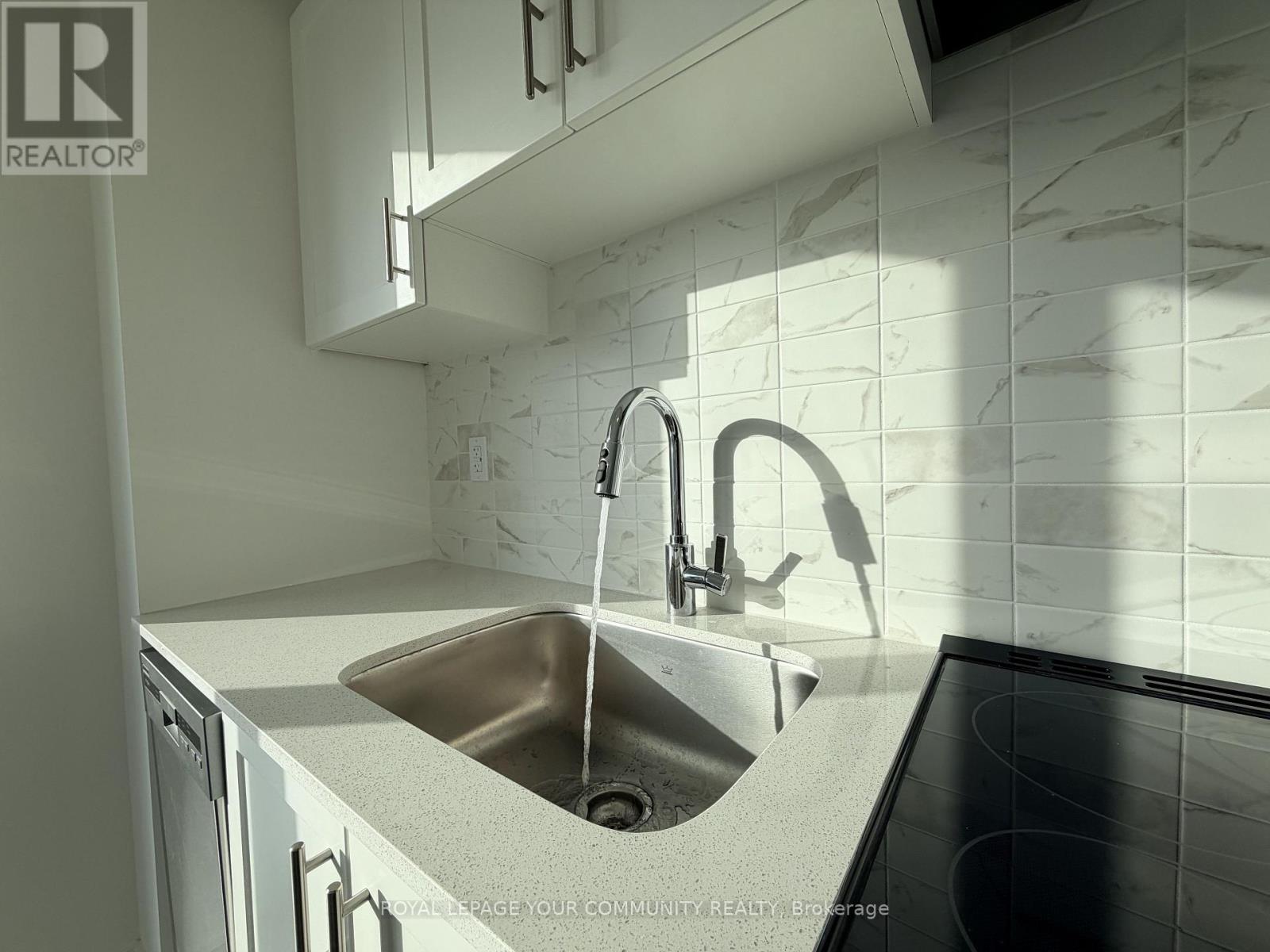 B908 - 715 Davis Drive, Newmarket, Ontario  L3Y 0J2 - Photo 21 - N12604442