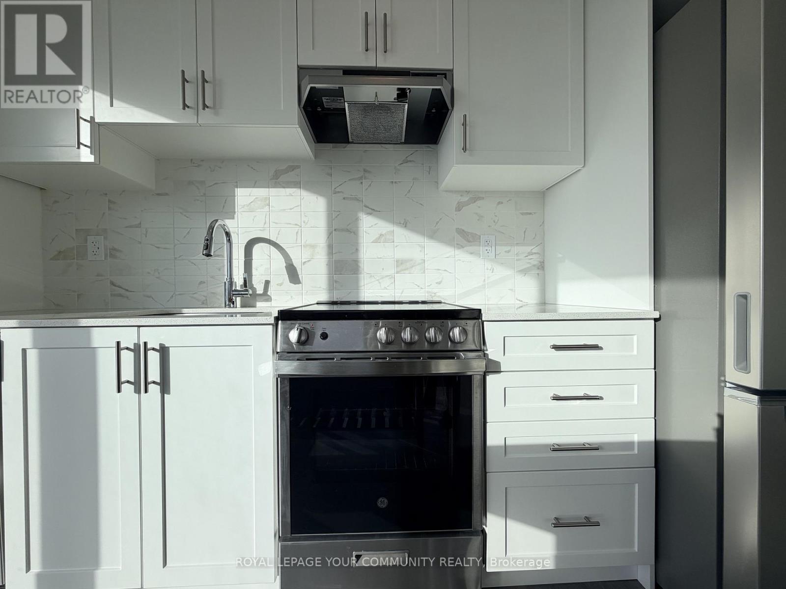 B908 - 715 Davis Drive, Newmarket, Ontario  L3Y 0J2 - Photo 25 - N12604442