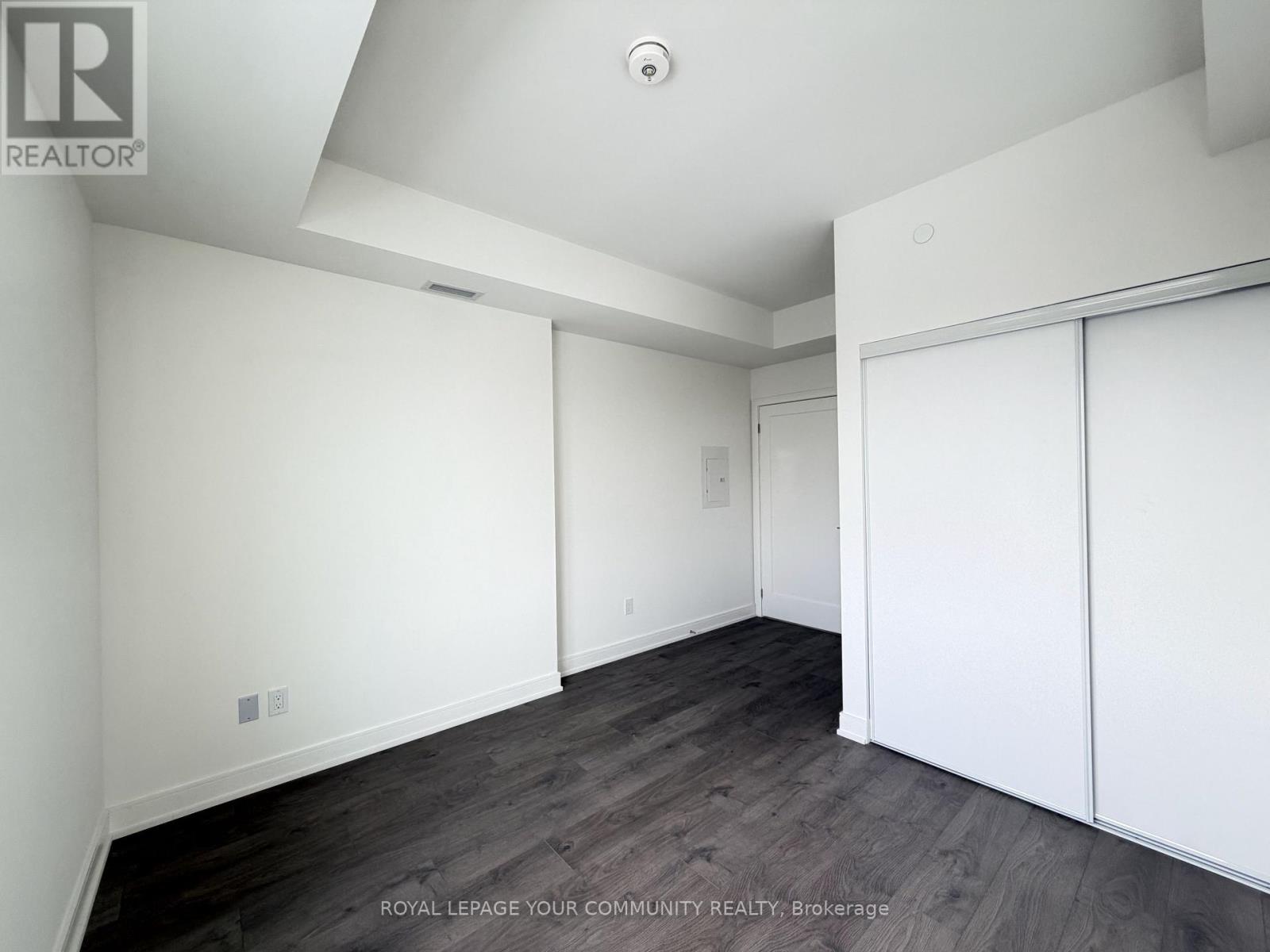 B908 - 715 Davis Drive, Newmarket, Ontario  L3Y 0J2 - Photo 6 - N12604442