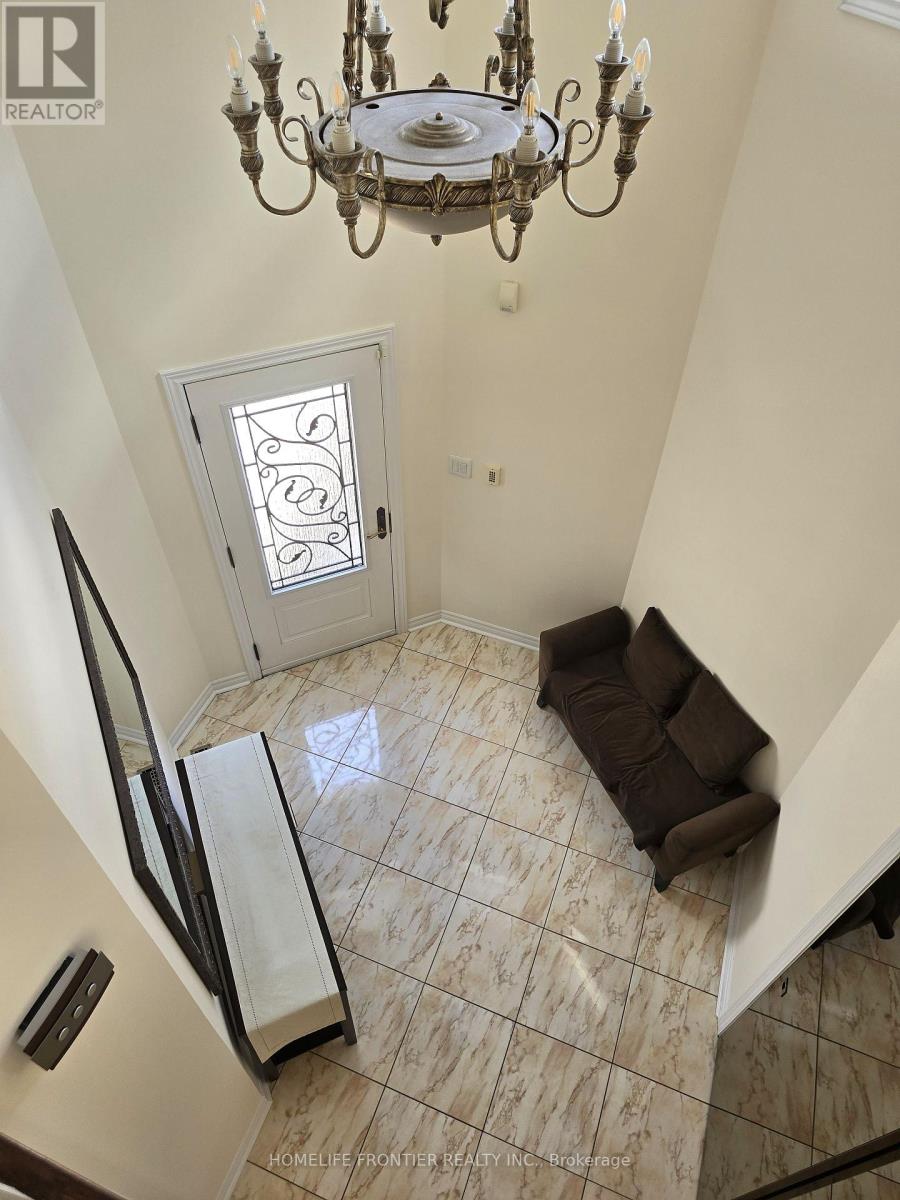 86 Larratt Lane, Richmond Hill, Ontario  L4C 0E2 - Photo 15 - N12604516