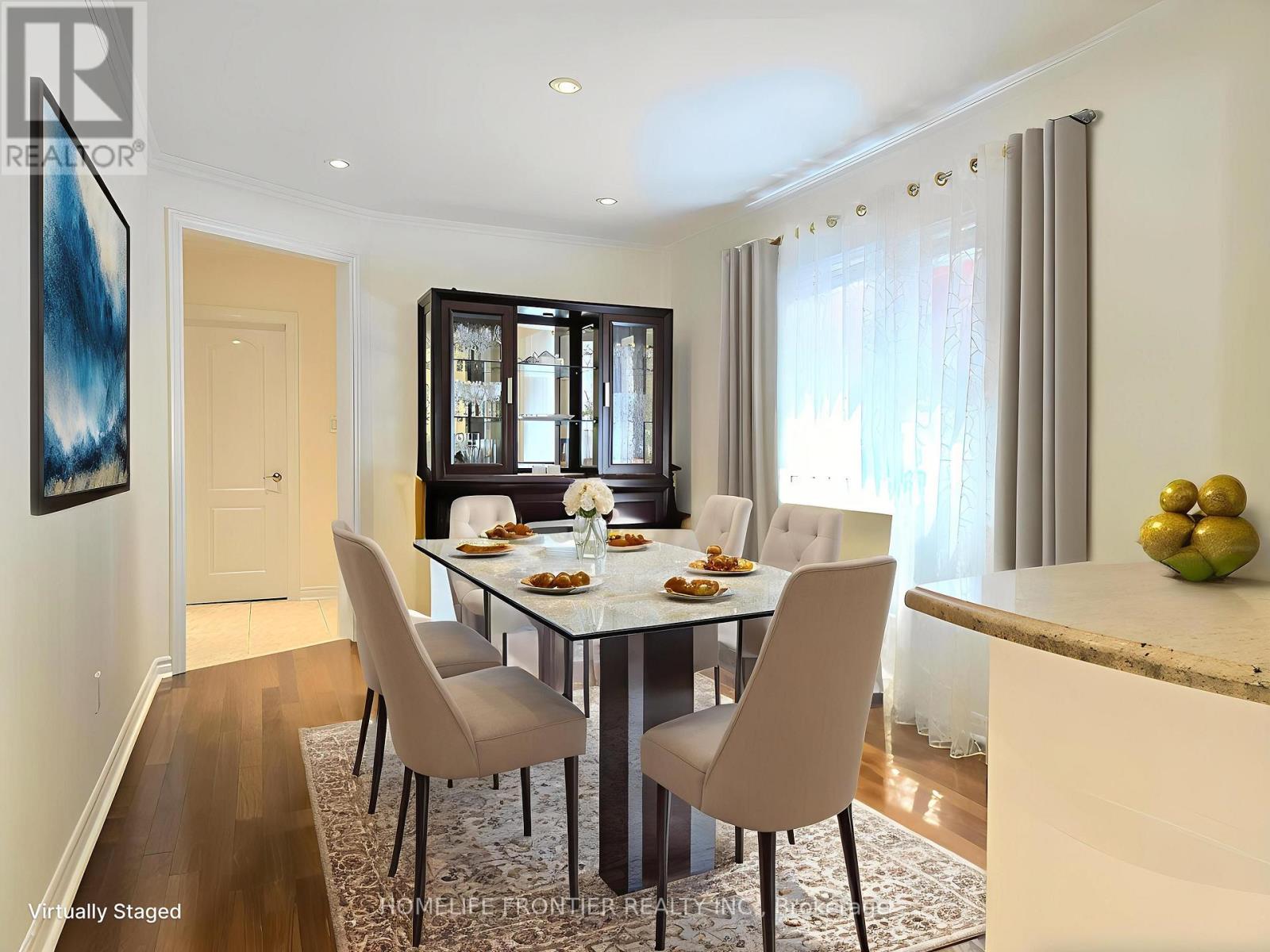 86 Larratt Lane, Richmond Hill, Ontario  L4C 0E2 - Photo 6 - N12604516