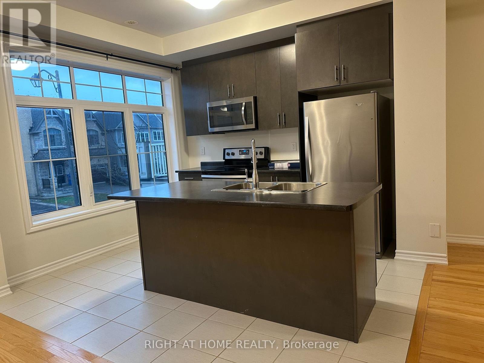 126 Alvin Pegg Drive, East Gwillimbury, Ontario  L9N 0R7 - Photo 12 - N12604530