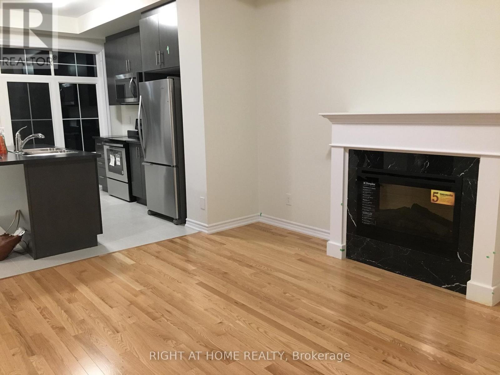 126 Alvin Pegg Drive, East Gwillimbury, Ontario  L9N 0R7 - Photo 2 - N12604530