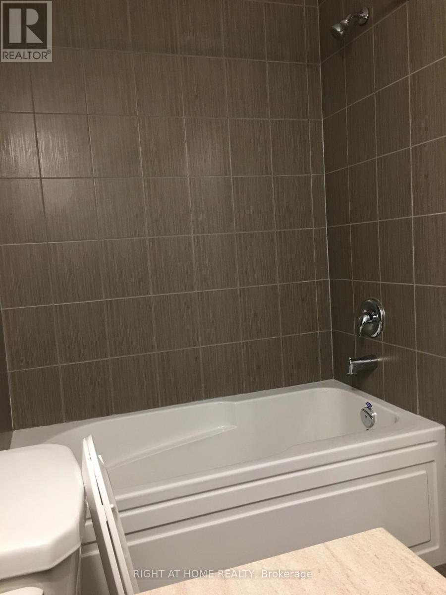 126 Alvin Pegg Drive, East Gwillimbury, Ontario  L9N 0R7 - Photo 6 - N12604530