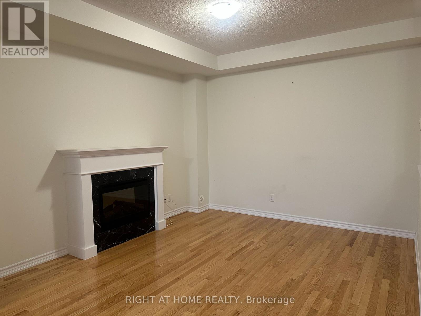 126 Alvin Pegg Drive, East Gwillimbury, Ontario  L9N 0R7 - Photo 8 - N12604530