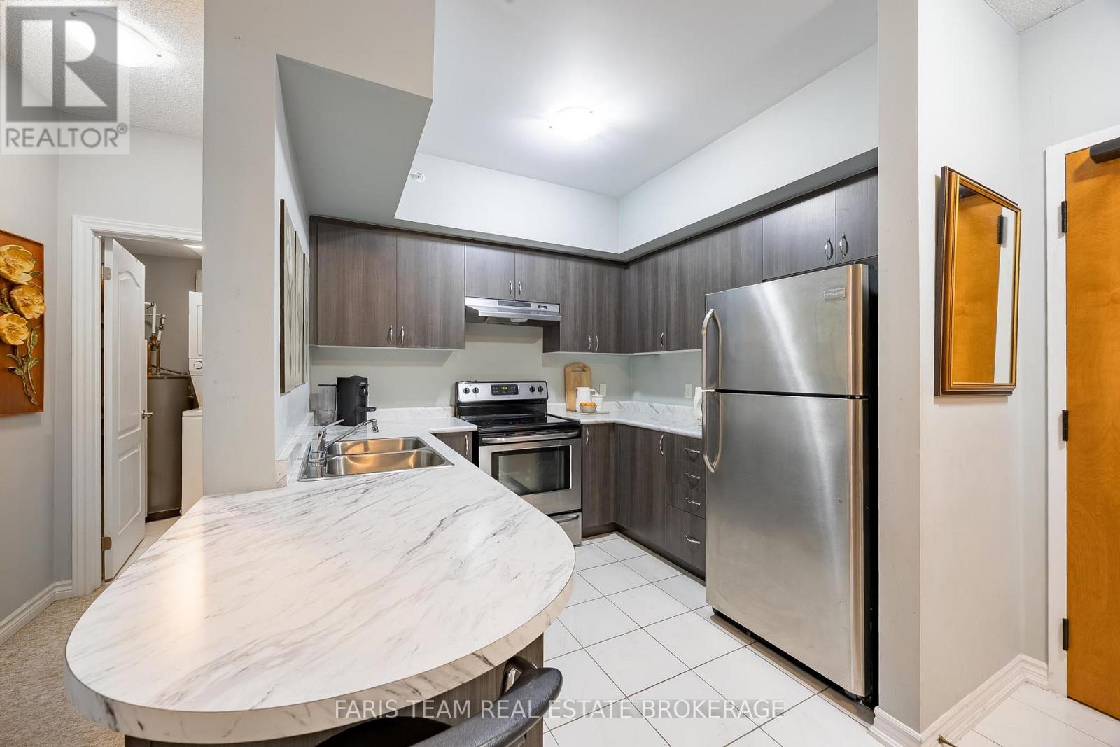 207 - 100 Dean Avenue, Barrie, Ontario  L9J 0H1 - Photo 5 - S12604416