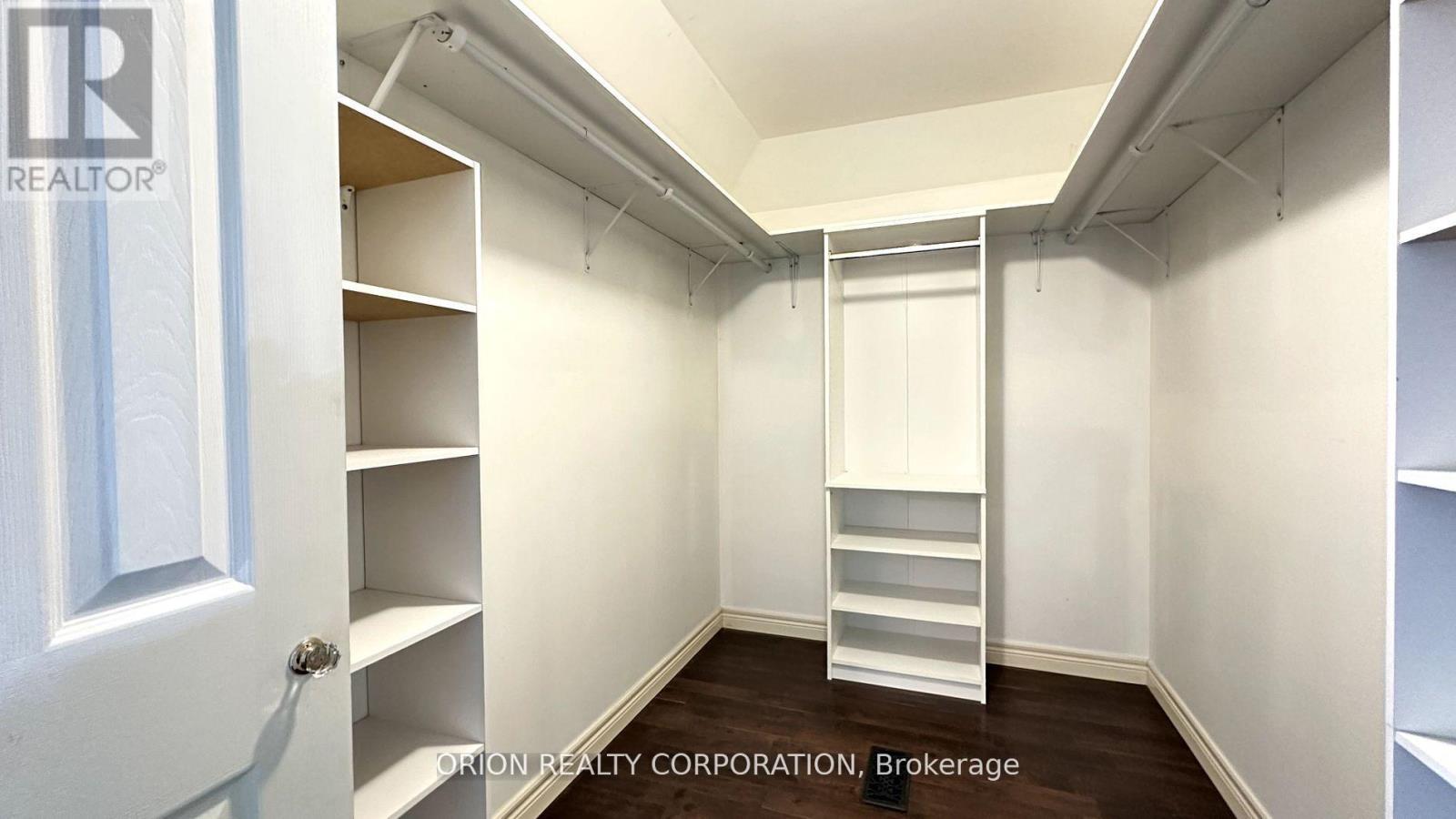 20 Holgate Street, Barrie (Allandale), Ontario  L4N 2T5 - Photo 15 - S12604444