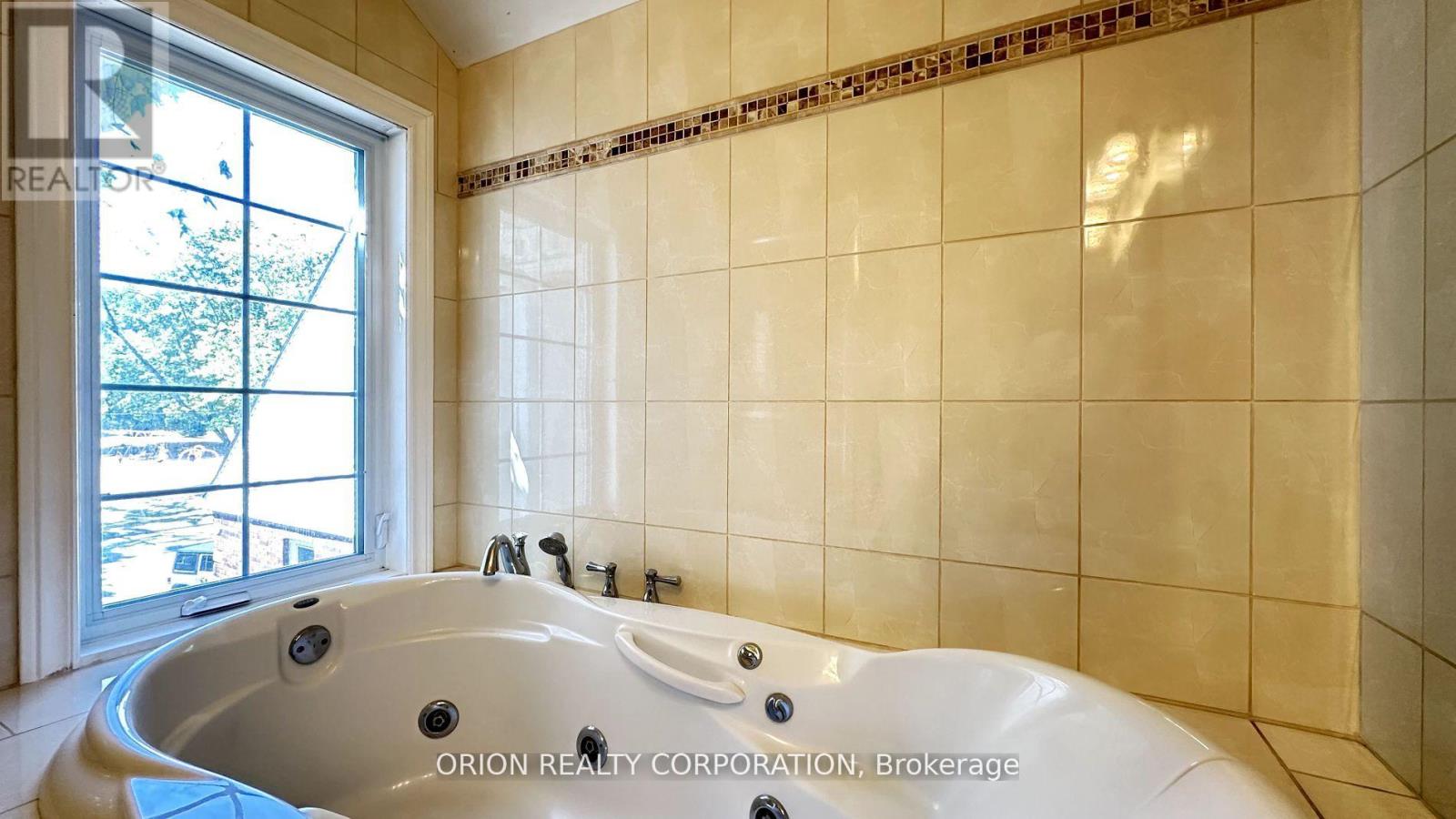 20 Holgate Street, Barrie (Allandale), Ontario  L4N 2T5 - Photo 20 - S12604444