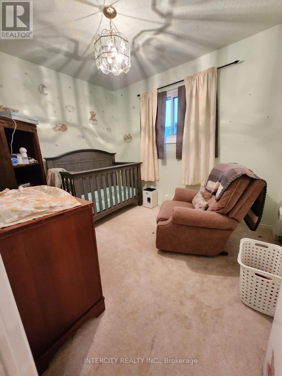 63 Bronte Crescent, Barrie (Letitia Heights), Ontario  L4N 5B8 - Photo 13 - S12604514