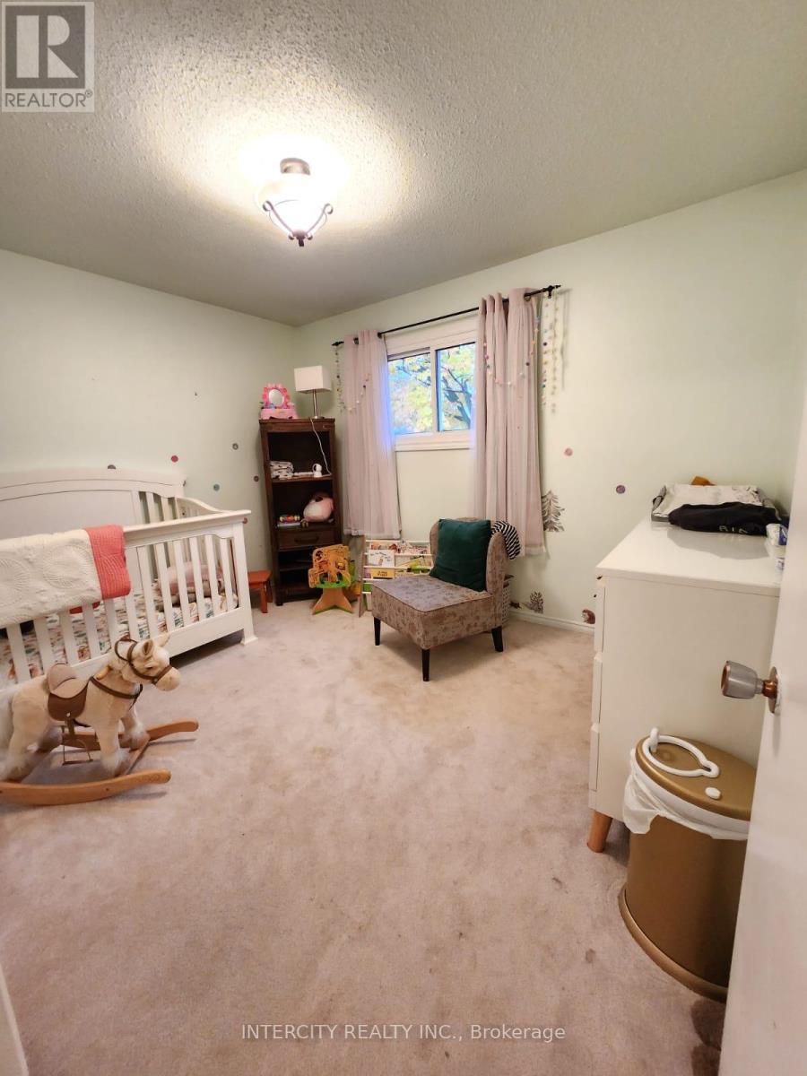 63 Bronte Crescent, Barrie (Letitia Heights), Ontario  L4N 5B8 - Photo 14 - S12604514